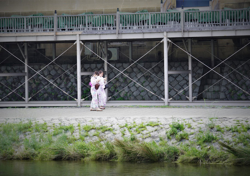 kyoto-kamoriverbank.jpg